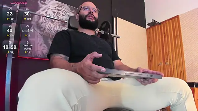 Luke  09 online show from 04/24/26, 11:45