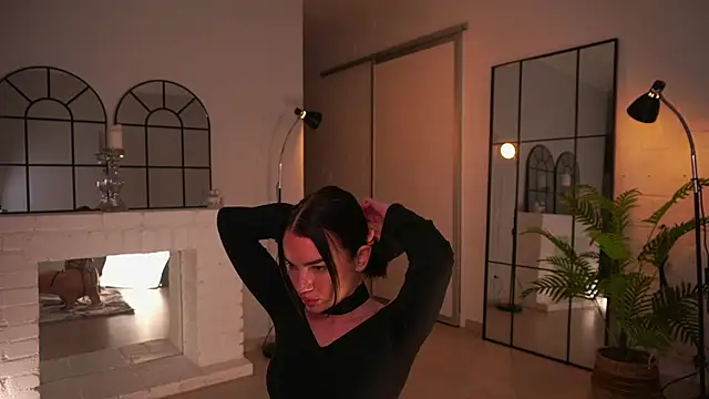 Snapshot of Heidi11 chatting on 09/22/25, 04:20 Heidi11 online show from 09/22/25, 04:20