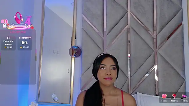 Lola King online show from 11/05/25, 10:54