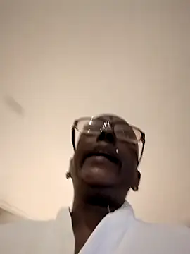 mamakarma1403 online show from 04/28/26, 10:26