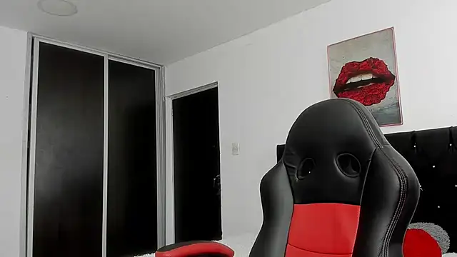 AlissonTeylor online show from 12/18/24, 01:02