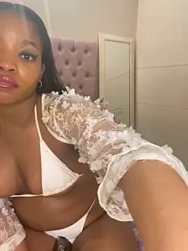 ItsLeyaa online show from 01/30/25, 02:49
