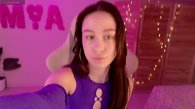 Miss Mia Murr online show from 11/30/25, 05:00