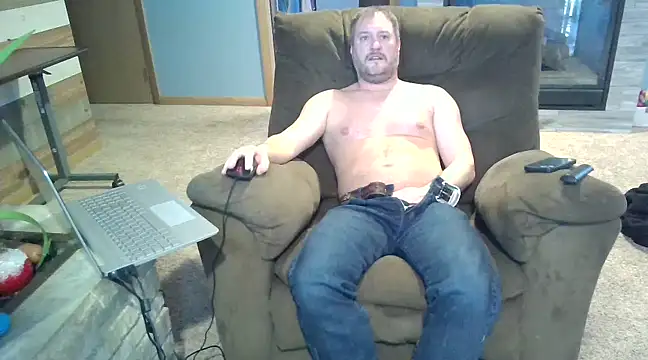 Snapshot of Bretto18 chatting on 01/09/25, 08:44 Bretto18 online show from 01/09/25, 08:44