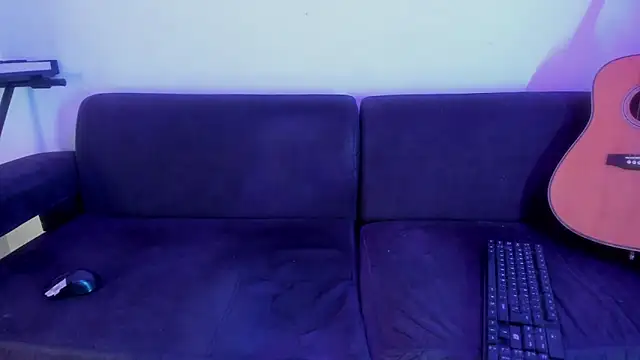 Henrikk senn online show from 11/19/25, 03:17