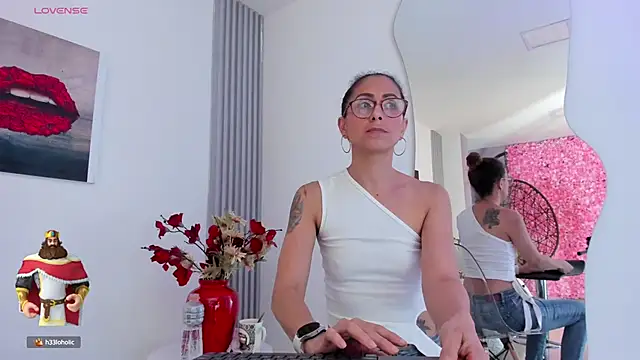 Angela donnato online show from 12/30/24, 09:48