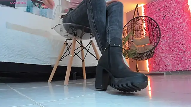 Angela donnato online show from 01/19/25, 04:01