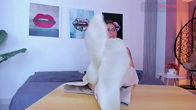 Angela donnato online show from 09/17/25, 03:19