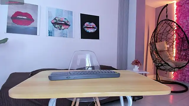 Angela donnato online show from 09/22/25, 03:19