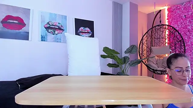 Angela donnato online show from 10/12/25, 03:38