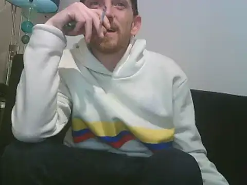 Snapshot of PocoLoco420 chatting on 04/17/26, 11:52 PocoLoco420 online show from 04/17/26, 11:52