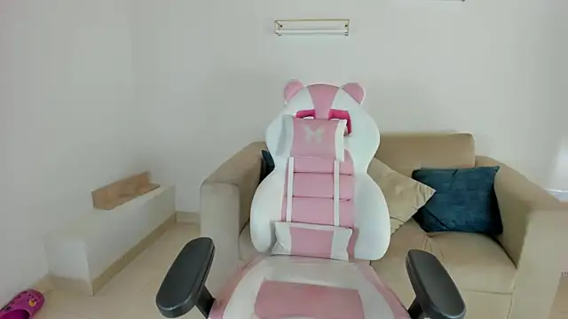 Charlotte cowell sub1  online show from 09/23/25, 04:43