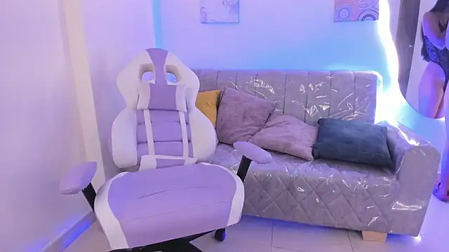 Charlotte cowell sub1  online show from 10/02/25, 02:57