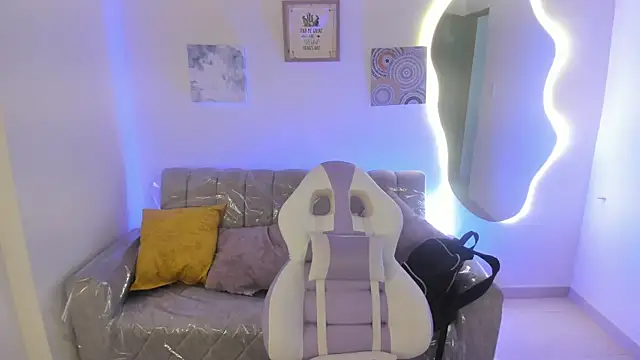 Charlotte cowell sub1  online show from 10/08/25, 03:31