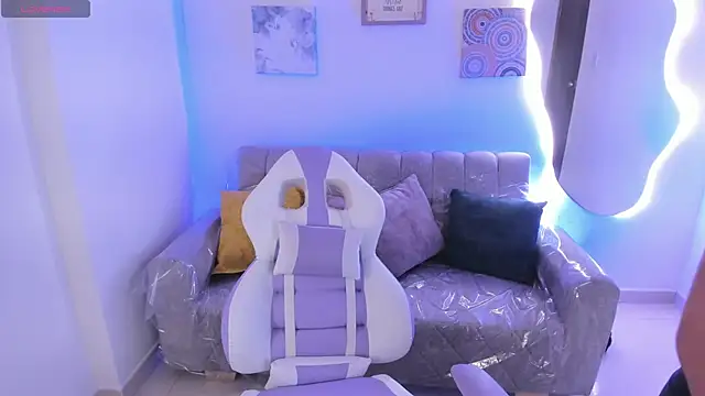 Charlotte cowell sub1  online show from 10/13/25, 07:47