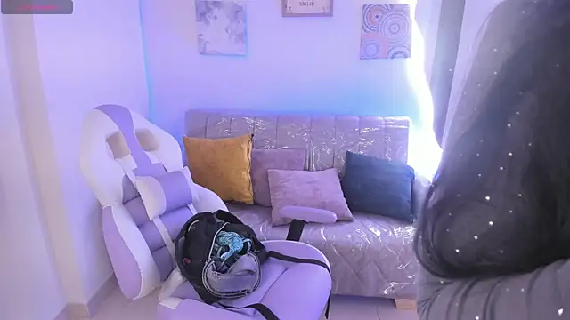 Charlotte cowell sub1  online show from 10/16/25, 02:51