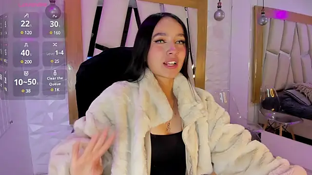 sophie ws online show from 12/30/24, 04:31