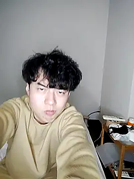 whitebriefboy online show from 02/17/25, 06:26