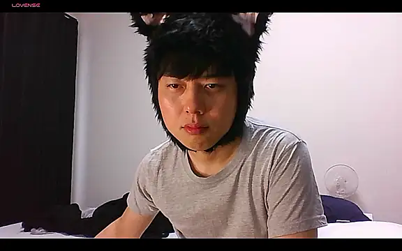 Snapshot of whitebriefboy chatting on 10/31/25, 03:29 whitebriefboy online show from 10/31/25, 03:29