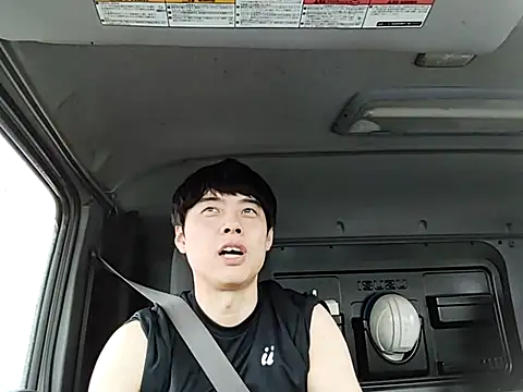 whitebriefboy online show from 06/01/26, 10:11