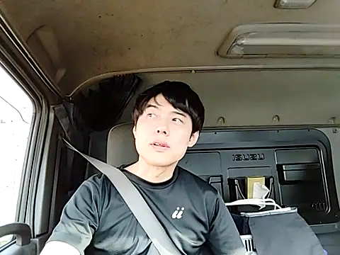 whitebriefboy online show from 06/10/26, 09:35