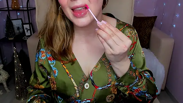 Helens love online show from 12/14/24, 01:50