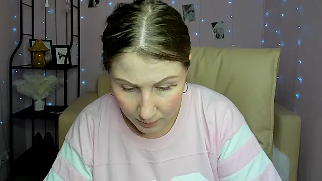 Helens love online show from 03/20/25, 03:02