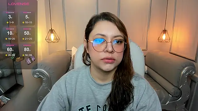 Lanna18 online show from 12/29/24, 12:12