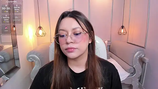 Lanna18 online show from 10/01/25, 12:00