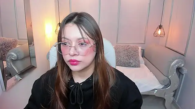 Lanna18 online show from 10/14/25, 11:44