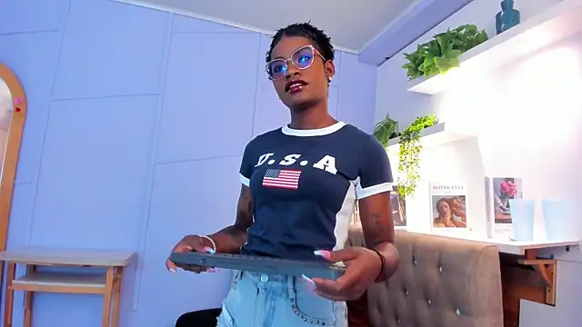 amber-hill online show from 07/04/26, 12:11