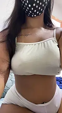 Snapshot of larissa1705 chatting on 01/08/25, 03:39 larissa1705 online show from 01/08/25, 03:39