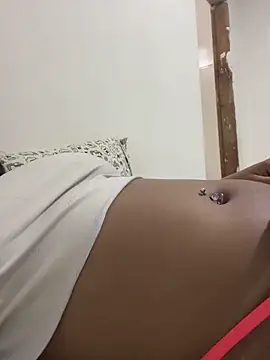 Snapshot of larissa1705 chatting on 01/16/25, 04:07 larissa1705 online show from 01/16/25, 04:07