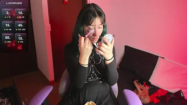 hitomi arata online show from 12/11/24, 02:22
