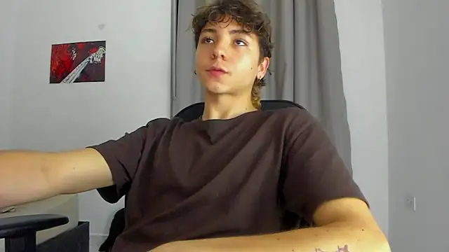 Snapshot of Joe23__ chatting on 10/15/25, 04:45 Joe23 online show from 10/15/25, 04:45