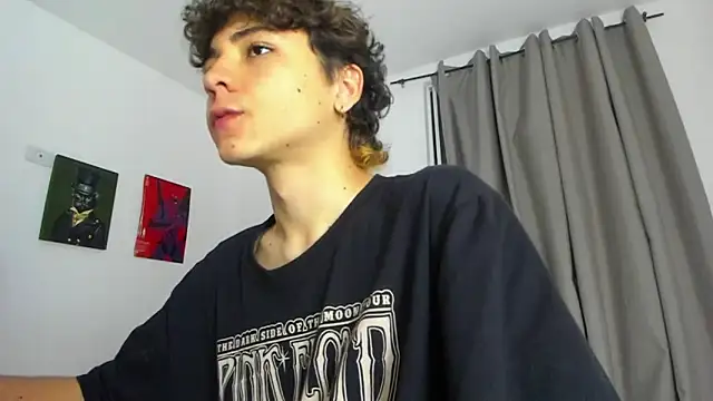 Snapshot of Joe23__ chatting on 10/21/25, 06:03 Joe23 online show from 10/21/25, 06:03