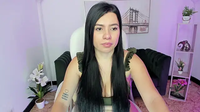 naomii campbell  online show from 12/10/24, 01:00