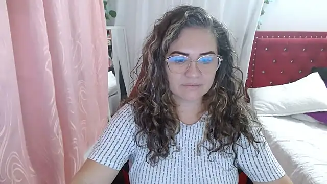 helenca43 online show from 10/30/25, 09:55