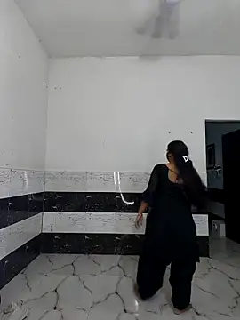 Snapshot of riya190 chatting on 10/17/25, 05:37 riya190 online show from 10/17/25, 05:37