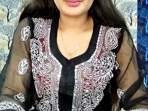 Snapshot of Aarvi_Arora chatting on 12/03/25, 11:30 Aarvi Arora online show from 12/03/25, 11:30