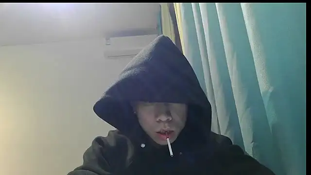 Snapshot of shuai321 chatting on 02/24/25, 12:48 shuai321 online show from 02/24/25, 12:48