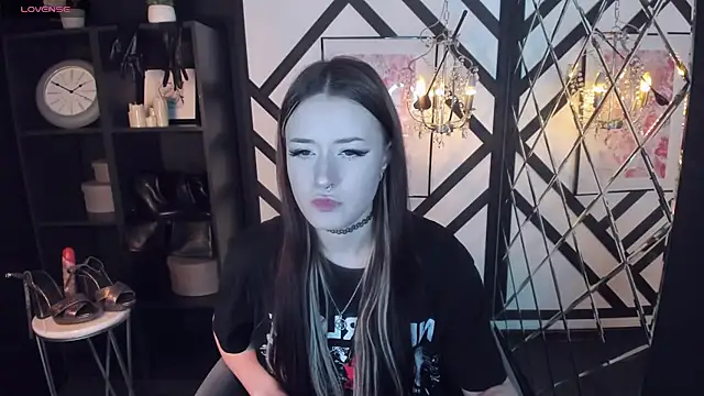 Lily Moonlight online show from 02/12/25, 01:37