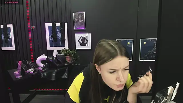 Lily Moonlight online show from 02/16/25, 07:26