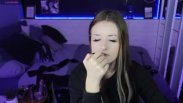 Lily Moonlight online show from 03/21/25, 07:33