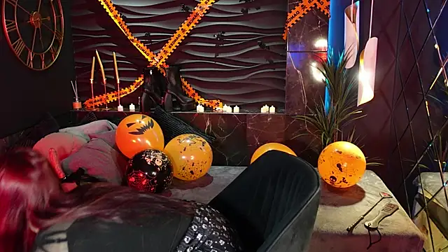 Lily Moonlight online show from 10/29/25, 06:59