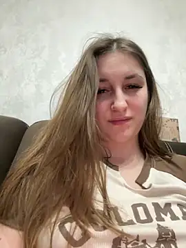 Strawberryyyyik online show from 12/30/24, 09:50