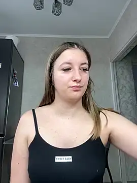 Strawberryyyyik online show from 01/13/25, 06:27