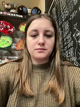 Strawberryyyyik online show from 01/17/25, 04:49