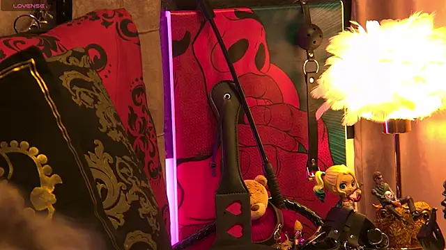 Snapshot of ZoeMesmerize chatting on 11/07/25, 10:59 ZoeMesmerize online show from 11/07/25, 10:59