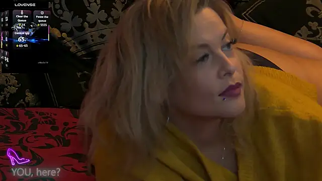 Snapshot of ZoeMesmerize chatting on 12/01/25, 02:55 ZoeMesmerize online show from 12/01/25, 02:55